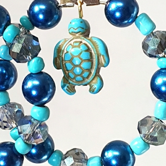 Blues Howlite Turtle Beads Hoop Earings - Picture 4 of 6